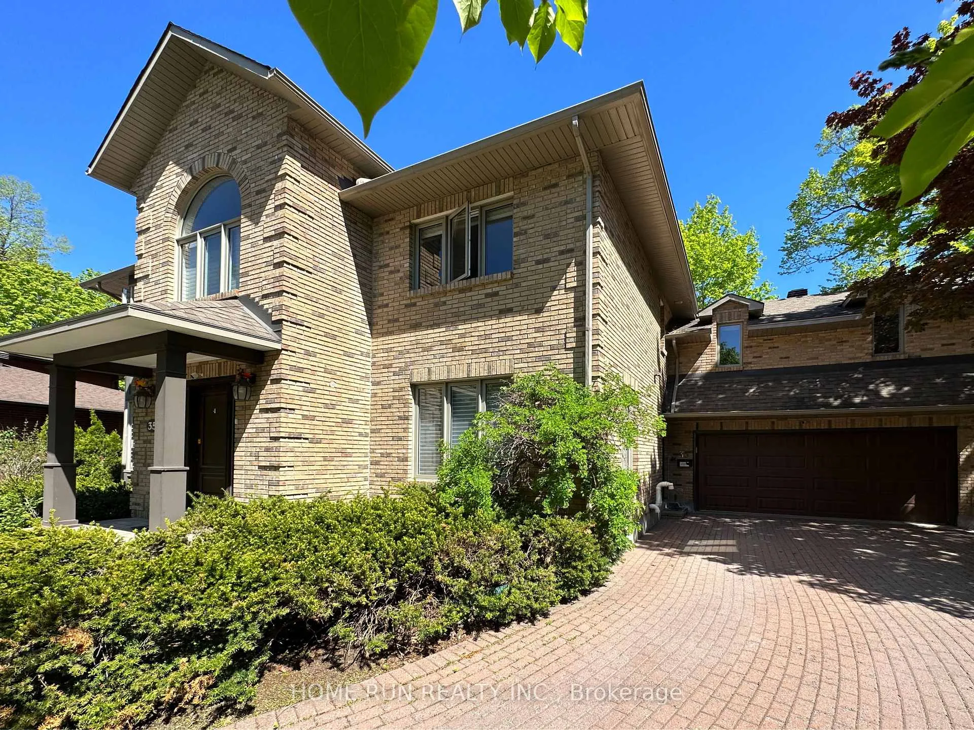 Photo 2 of 35 Blue Heron Court, Ottawa, Rockcliffe — HOMEH