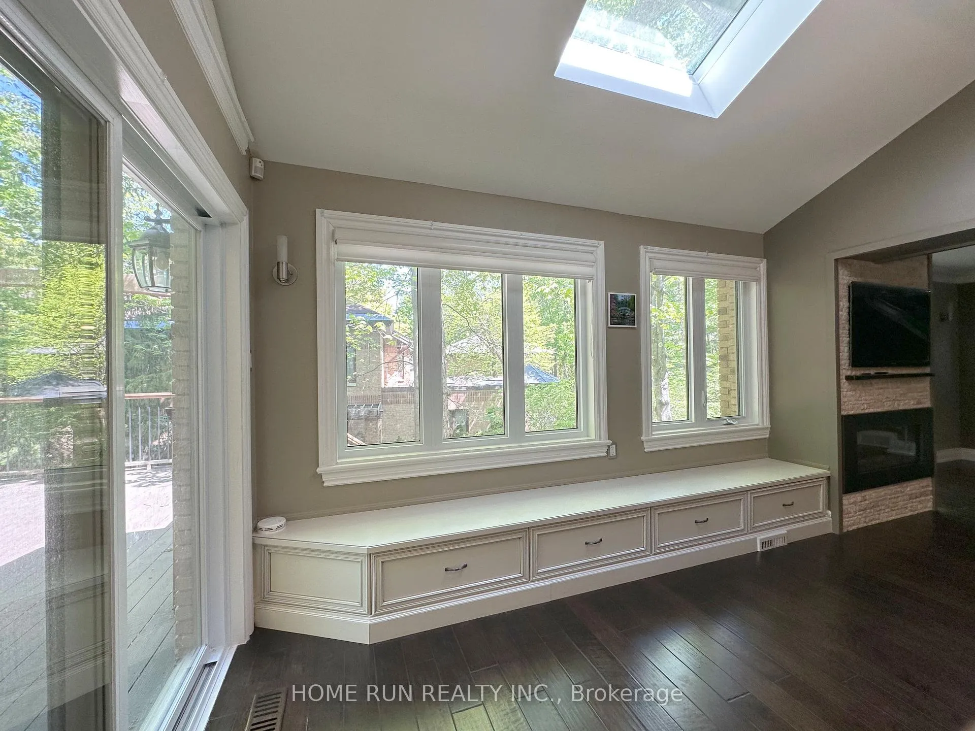 Photo 10 of 35 Blue Heron Court, Ottawa, Rockcliffe — HOMEH