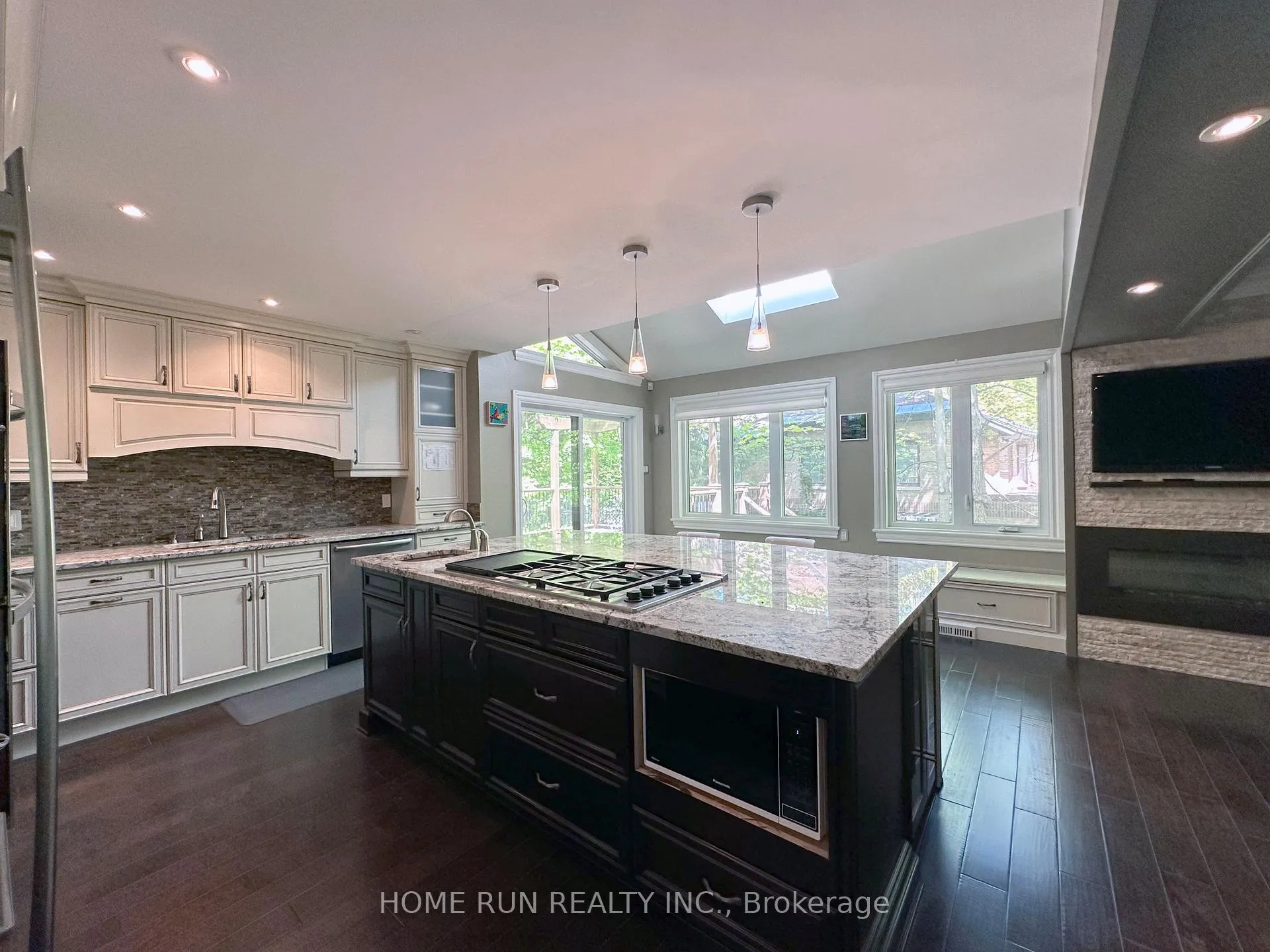 Photo 14 of 35 Blue Heron Court, Ottawa, Rockcliffe — HOMEH