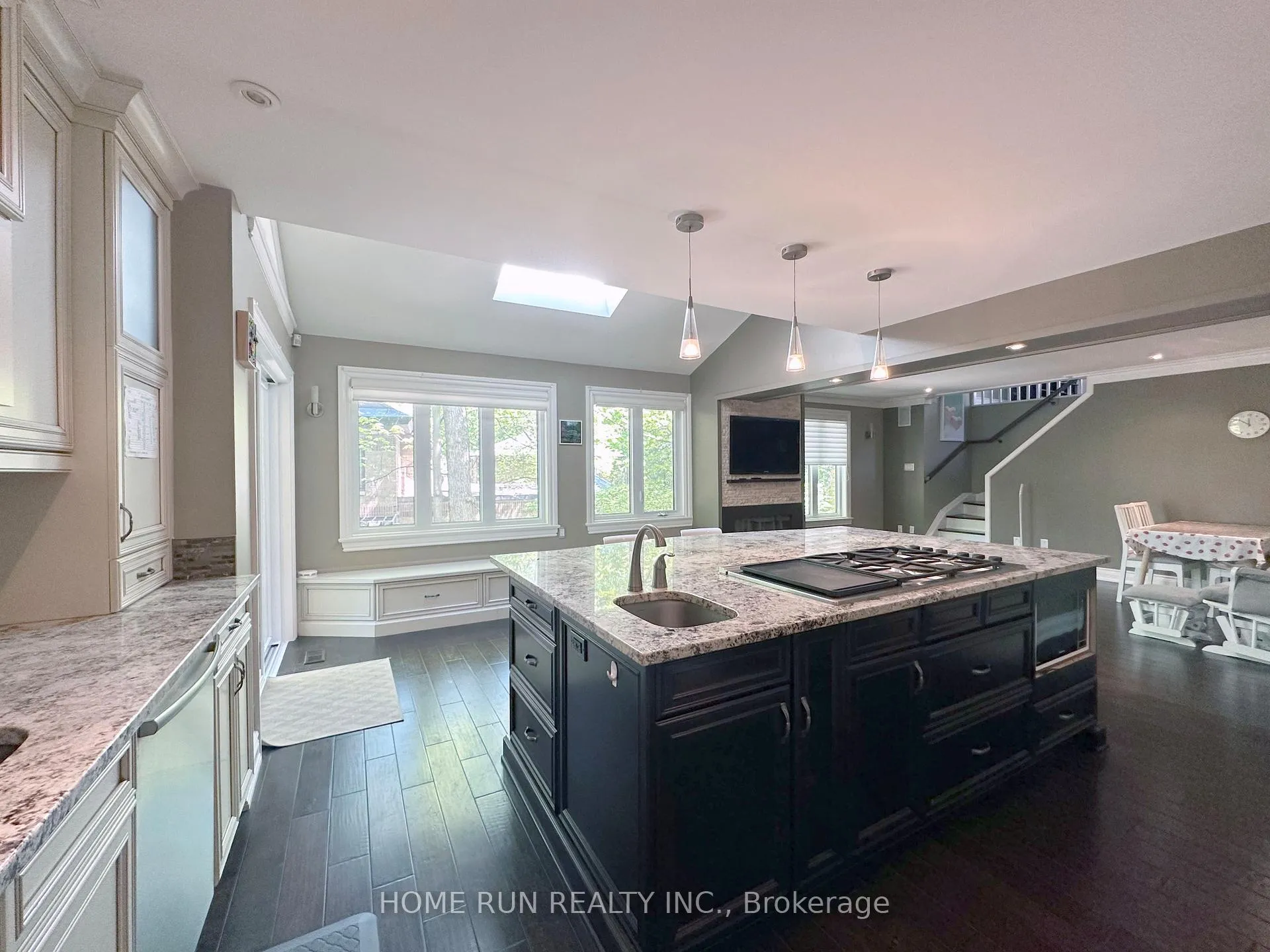 Photo 15 of 35 Blue Heron Court, Ottawa, Rockcliffe — HOMEH