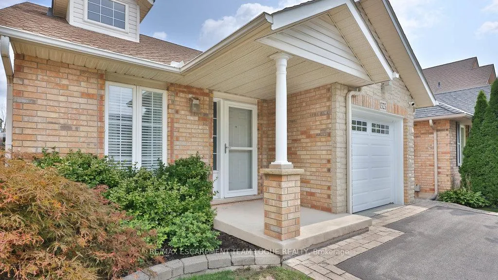 Photo 2 of 1323 Blanshard Drive, Burlington, Tansley — HOMEH
