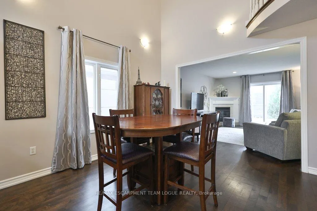 Photo 11 of 1323 Blanshard Drive, Burlington, Tansley — HOMEH