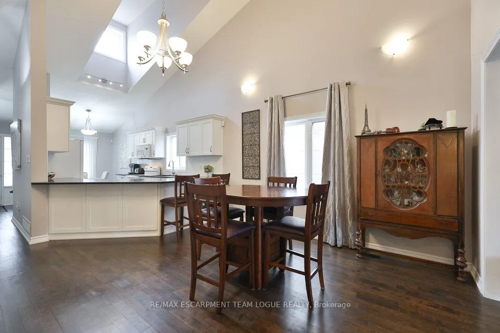 Photo 12 of 1323 Blanshard Drive, Burlington, Tansley — HOMEH