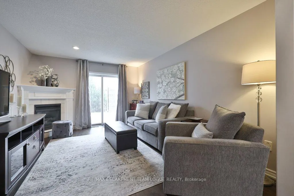 Photo 13 of 1323 Blanshard Drive, Burlington, Tansley — HOMEH
