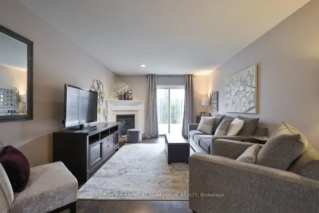 Photo 14 of 1323 Blanshard Drive, Burlington, Tansley — HOMEH