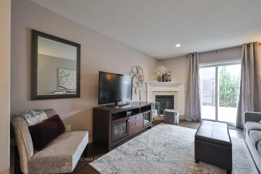 Photo 15 of 1323 Blanshard Drive, Burlington, Tansley — HOMEH