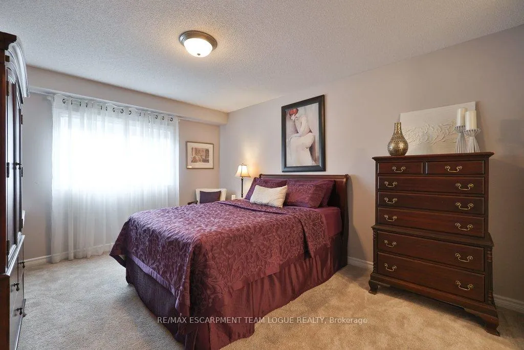 Photo 17 of 1323 Blanshard Drive, Burlington, Tansley — HOMEH