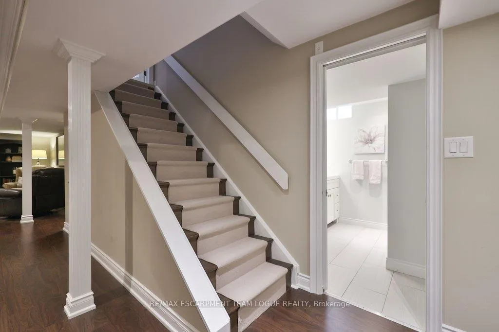 Photo 32 of 1323 Blanshard Drive, Burlington, Tansley — HOMEH