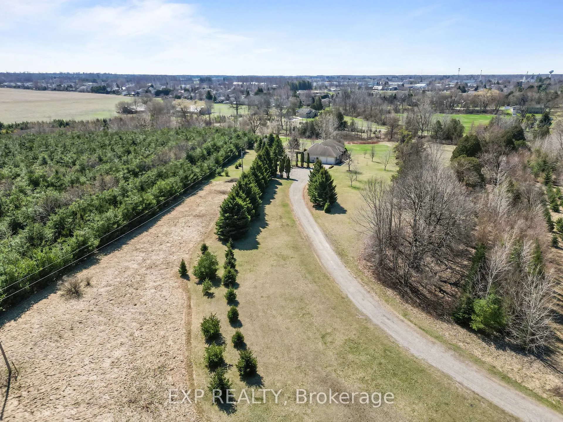 Photo 3 of 8371 Hickory Drive, Strathroy-Caradoc, Rural Strathroy-Caradoc — HOMEH