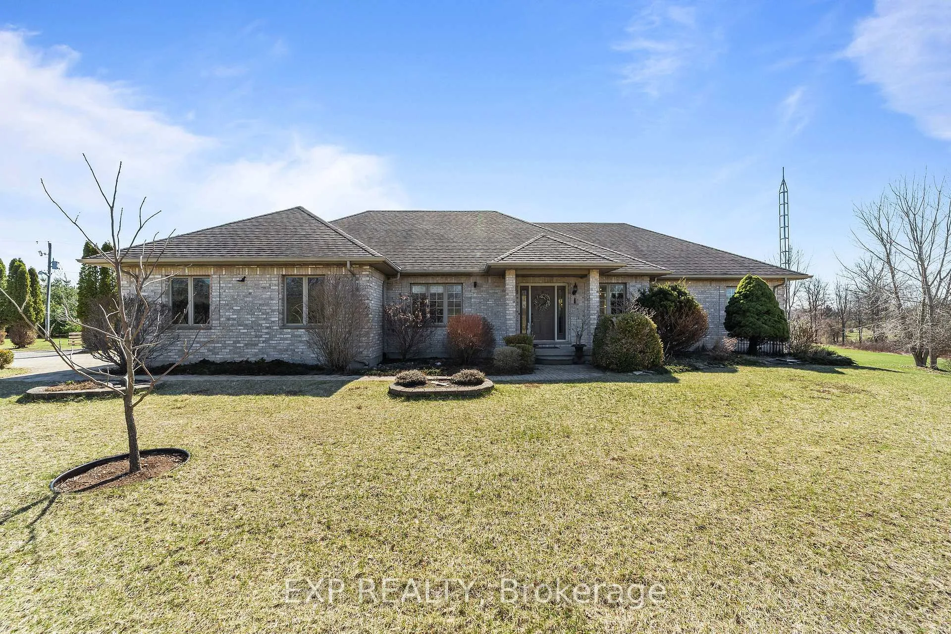 Photo 4 of 8371 Hickory Drive, Strathroy-Caradoc, Rural Strathroy-Caradoc — HOMEH