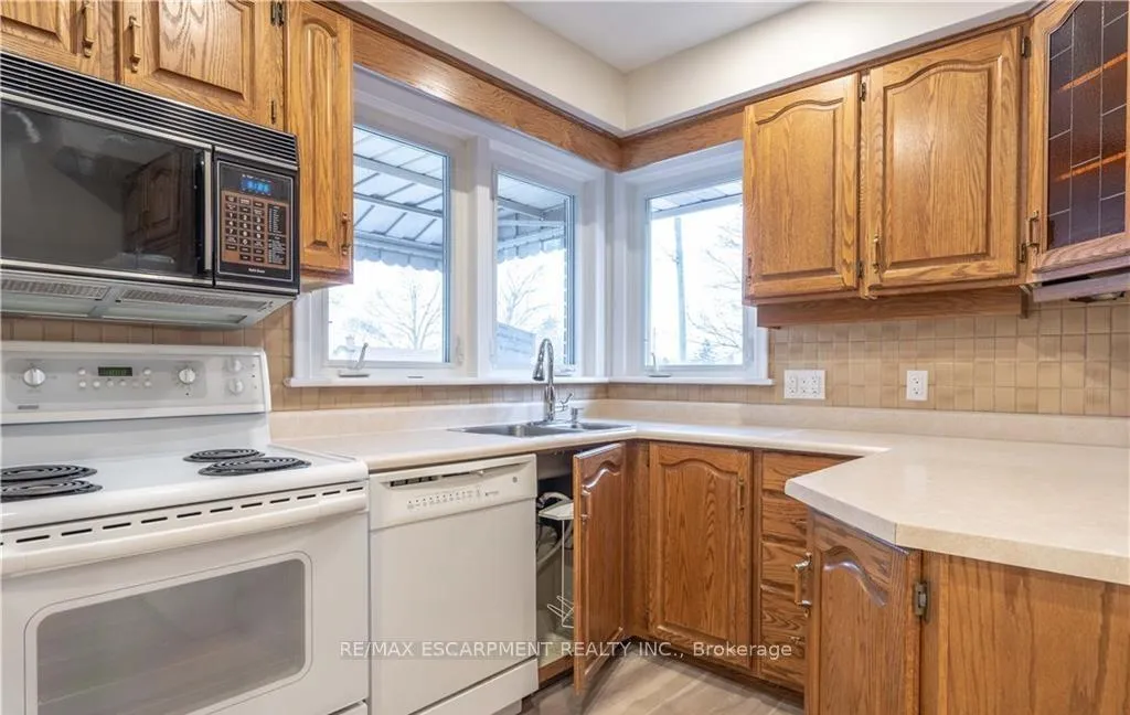 Photo 3 of Unit 1, 9 West 22nd Street, Hamilton, Westcliffe — HOMEH