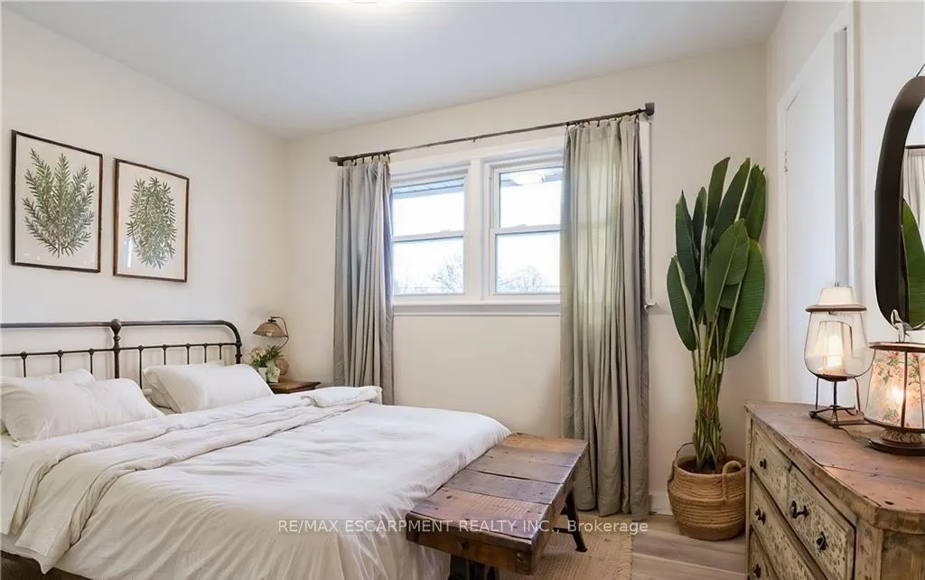 Photo 5 of Unit 1, 9 West 22nd Street, Hamilton, Westcliffe — HOMEH