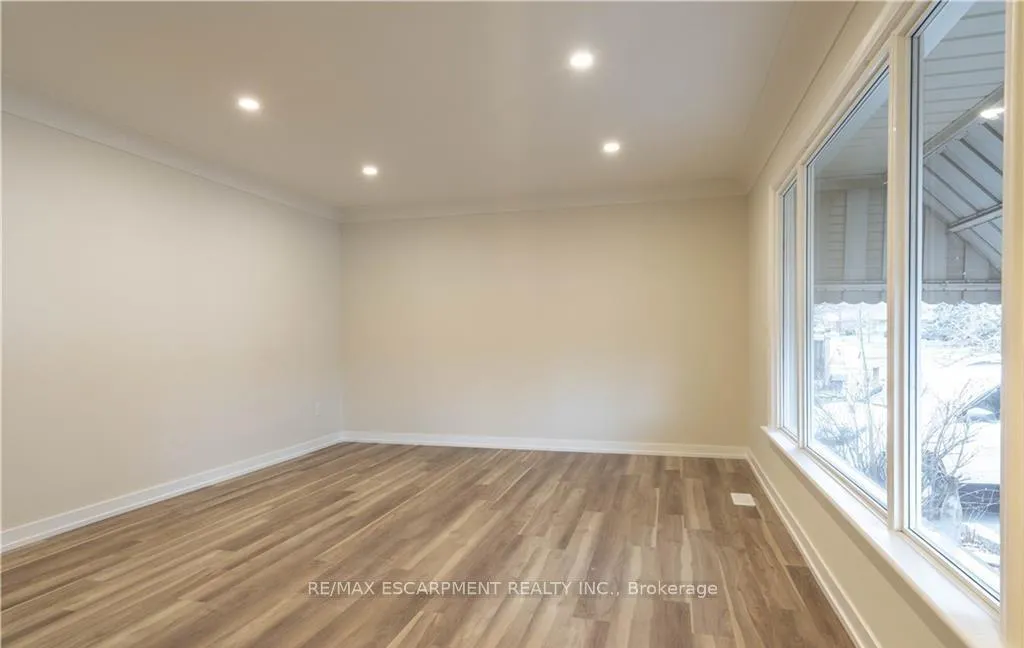 Photo 7 of Unit 1, 9 West 22nd Street, Hamilton, Westcliffe — HOMEH