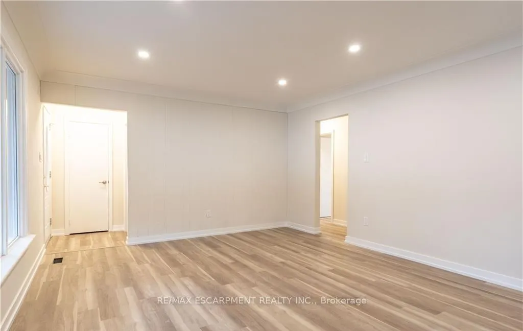 Photo 8 of Unit 1, 9 West 22nd Street, Hamilton, Westcliffe — HOMEH