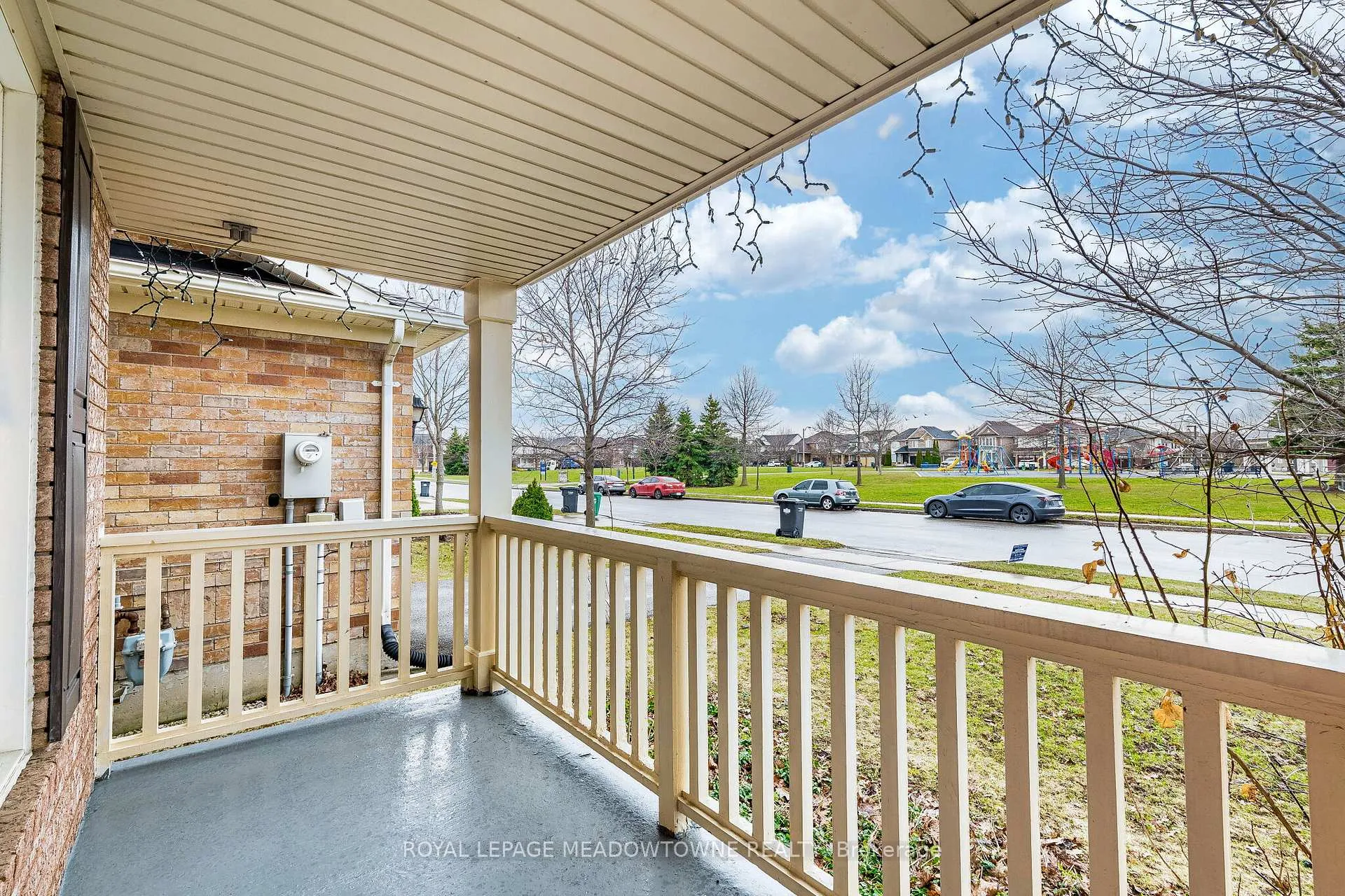Photo 9 of 33 Sugarhill Drive, Brampton, Fletcher's Meadow — HOMEH