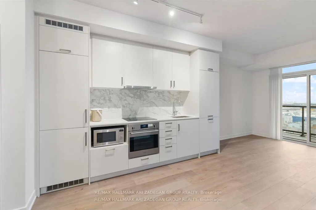 Photo 1 of Unit 805, 60 Honeycrisp Crescent, Vaughan, Vaughan Corporate Centre — HOMEH