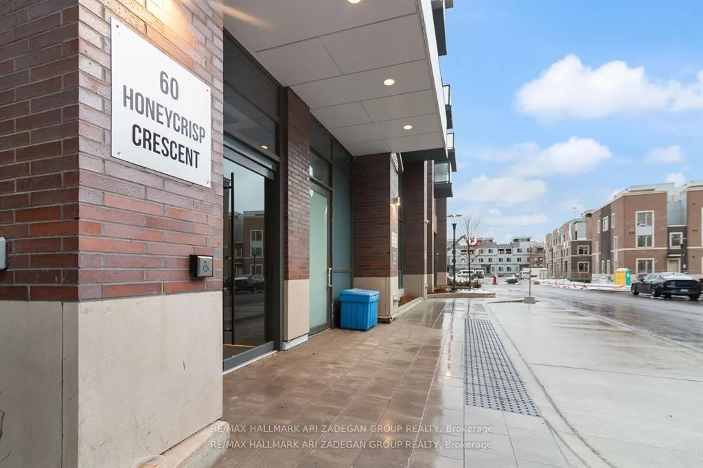 Photo 3 of Unit 805, 60 Honeycrisp Crescent, Vaughan, Vaughan Corporate Centre — HOMEH