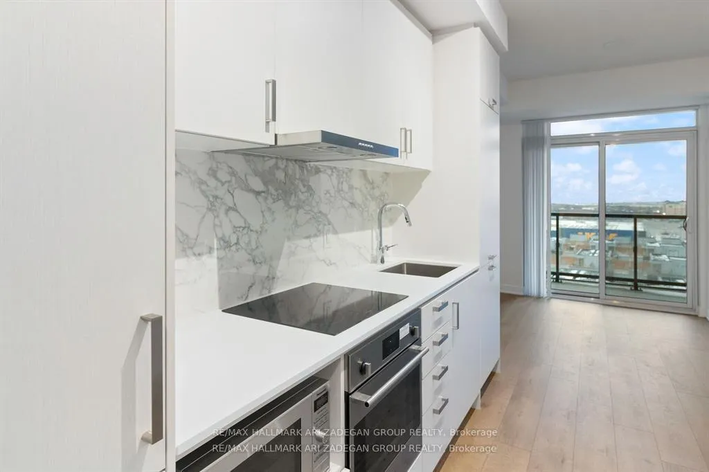 Photo 7 of Unit 805, 60 Honeycrisp Crescent, Vaughan, Vaughan Corporate Centre — HOMEH