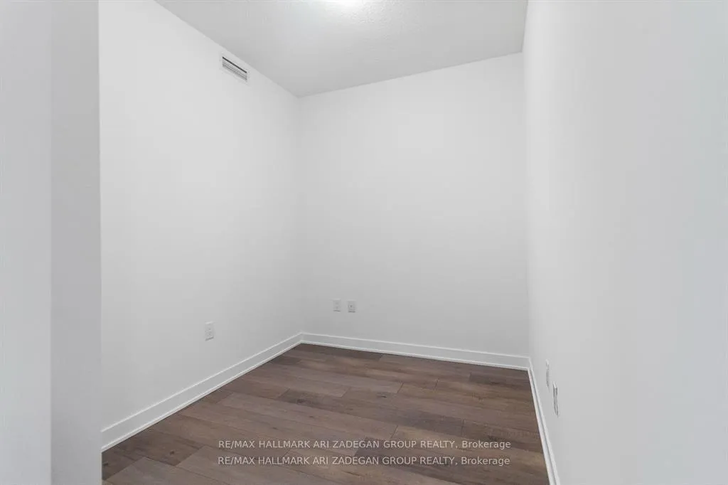 Photo 10 of Unit 805, 60 Honeycrisp Crescent, Vaughan, Vaughan Corporate Centre — HOMEH
