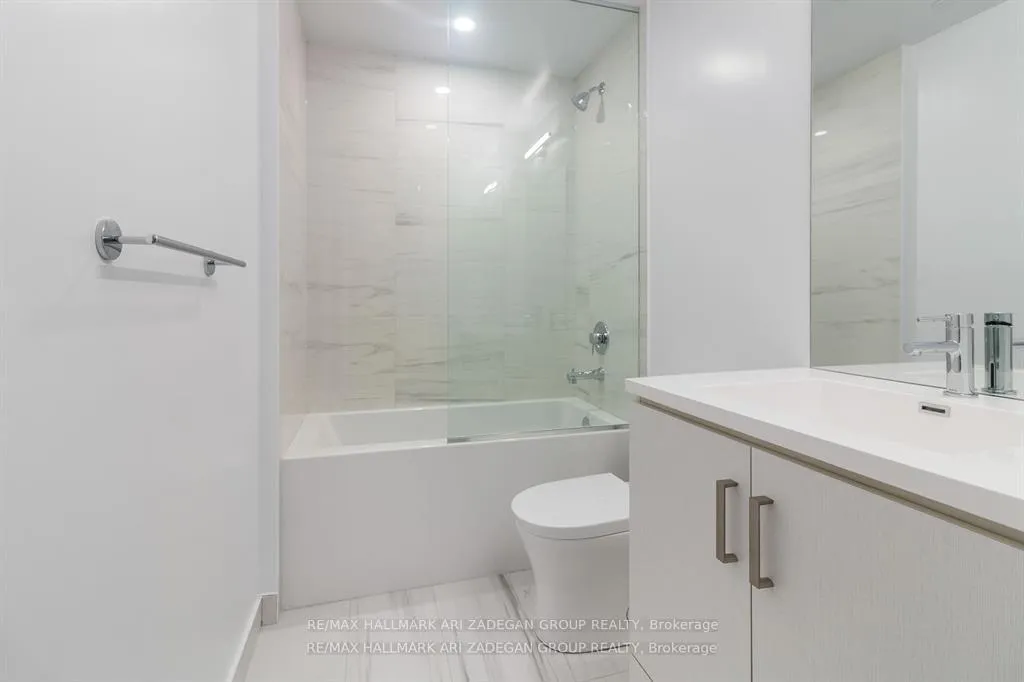 Photo 11 of Unit 805, 60 Honeycrisp Crescent, Vaughan, Vaughan Corporate Centre — HOMEH