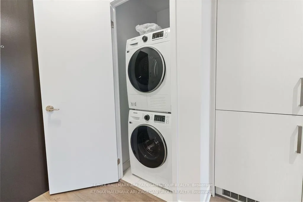 Photo 16 of Unit 805, 60 Honeycrisp Crescent, Vaughan, Vaughan Corporate Centre — HOMEH