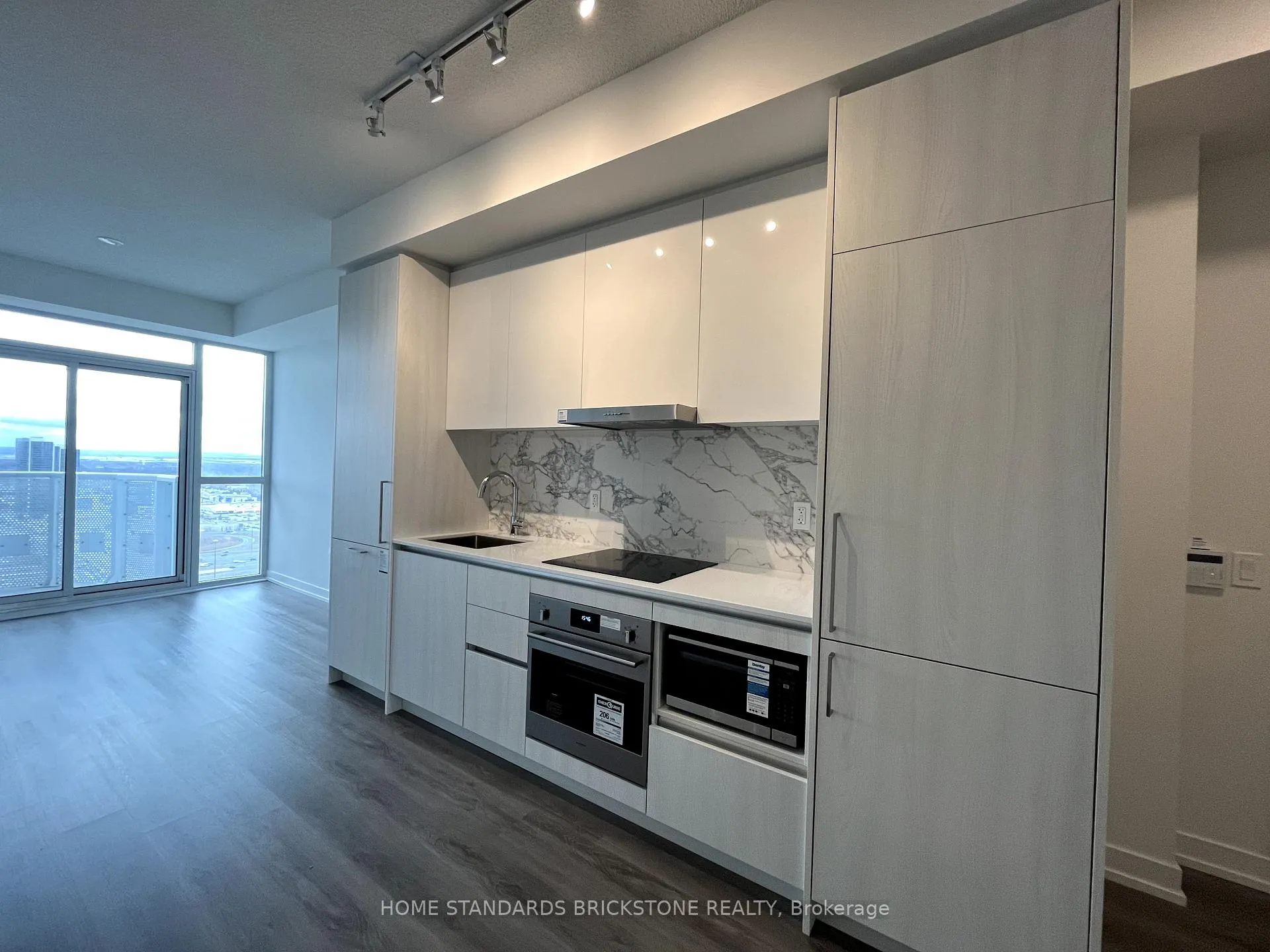 Photo 4 of Unit 3208, 225 Commerce Street, Vaughan, Vaughan Corporate Centre — HOMEH
