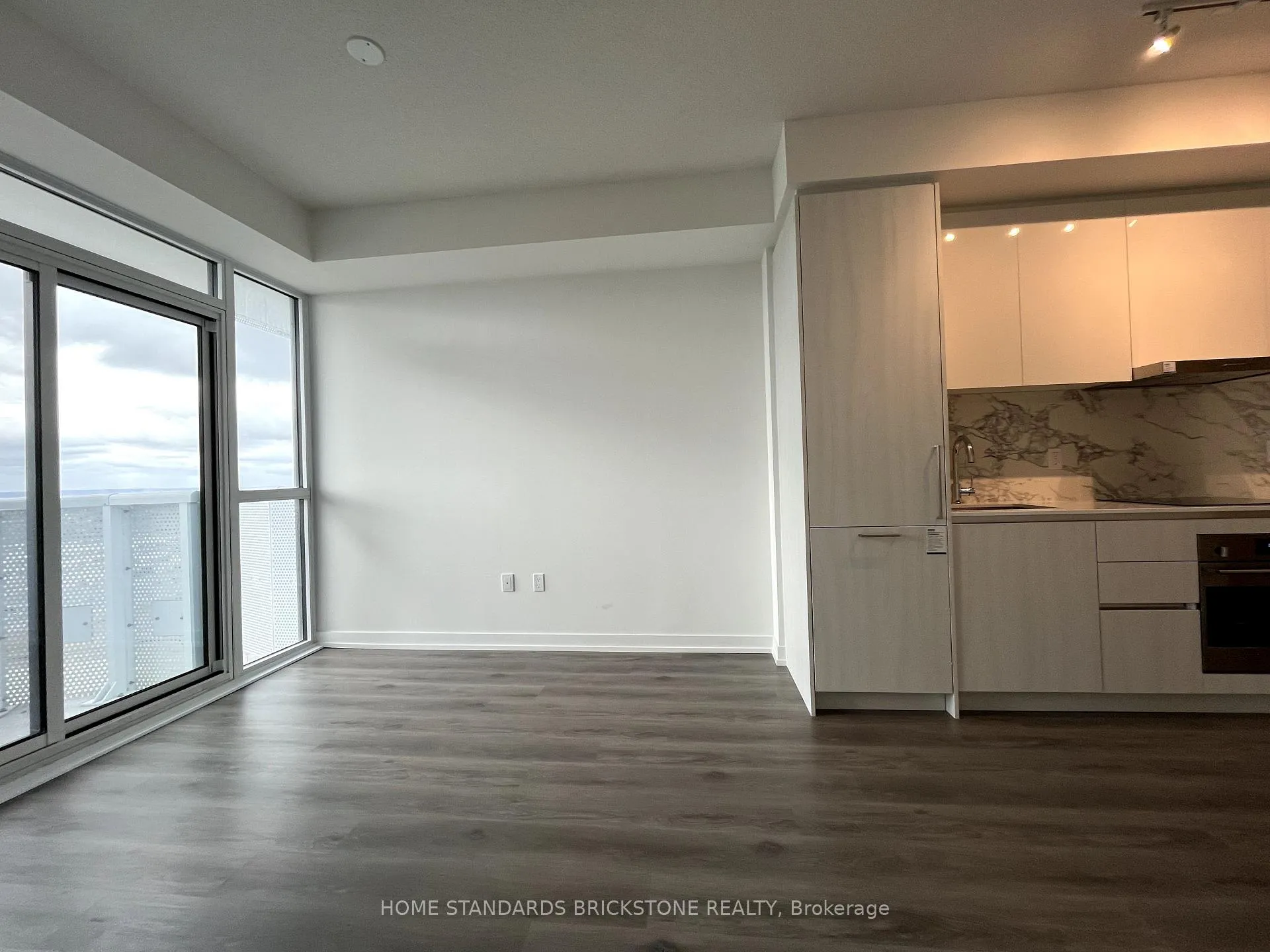 Photo 5 of Unit 3208, 225 Commerce Street, Vaughan, Vaughan Corporate Centre — HOMEH