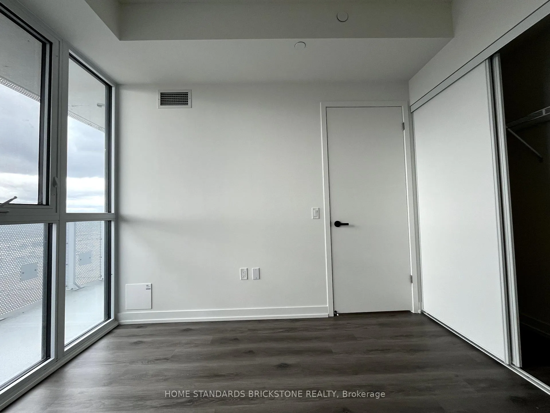 Photo 9 of Unit 3208, 225 Commerce Street, Vaughan, Vaughan Corporate Centre — HOMEH