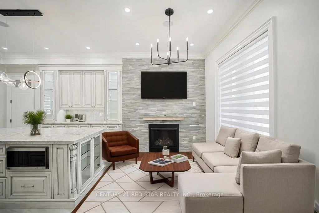 Photo 5 of 164 Elmhurst Drive, Etobicoke, Rexdale-Kipling — HOMEH