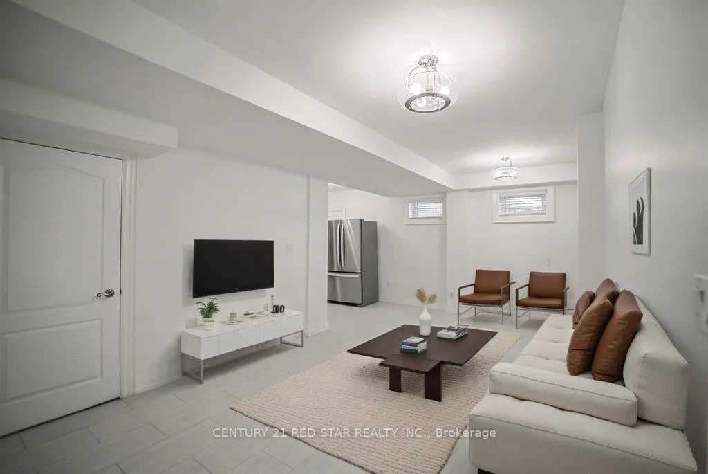 Photo 11 of 164 Elmhurst Drive, Etobicoke, Rexdale-Kipling — HOMEH