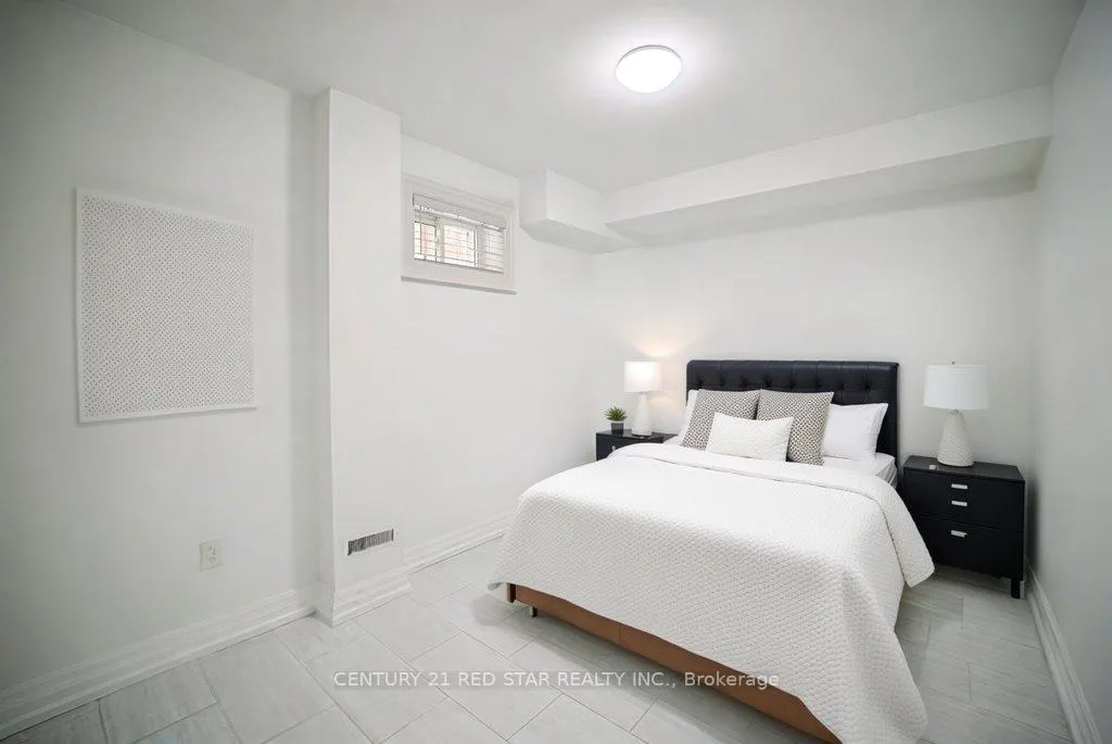 Photo 13 of 164 Elmhurst Drive, Etobicoke, Rexdale-Kipling — HOMEH