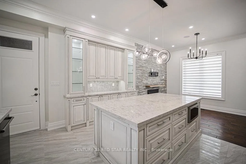 Photo 19 of 164 Elmhurst Drive, Etobicoke, Rexdale-Kipling — HOMEH
