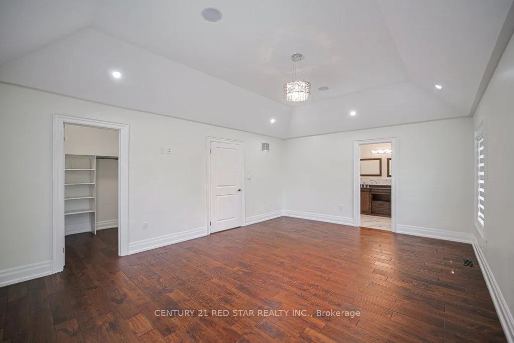 Photo 28 of 164 Elmhurst Drive, Etobicoke, Rexdale-Kipling — HOMEH