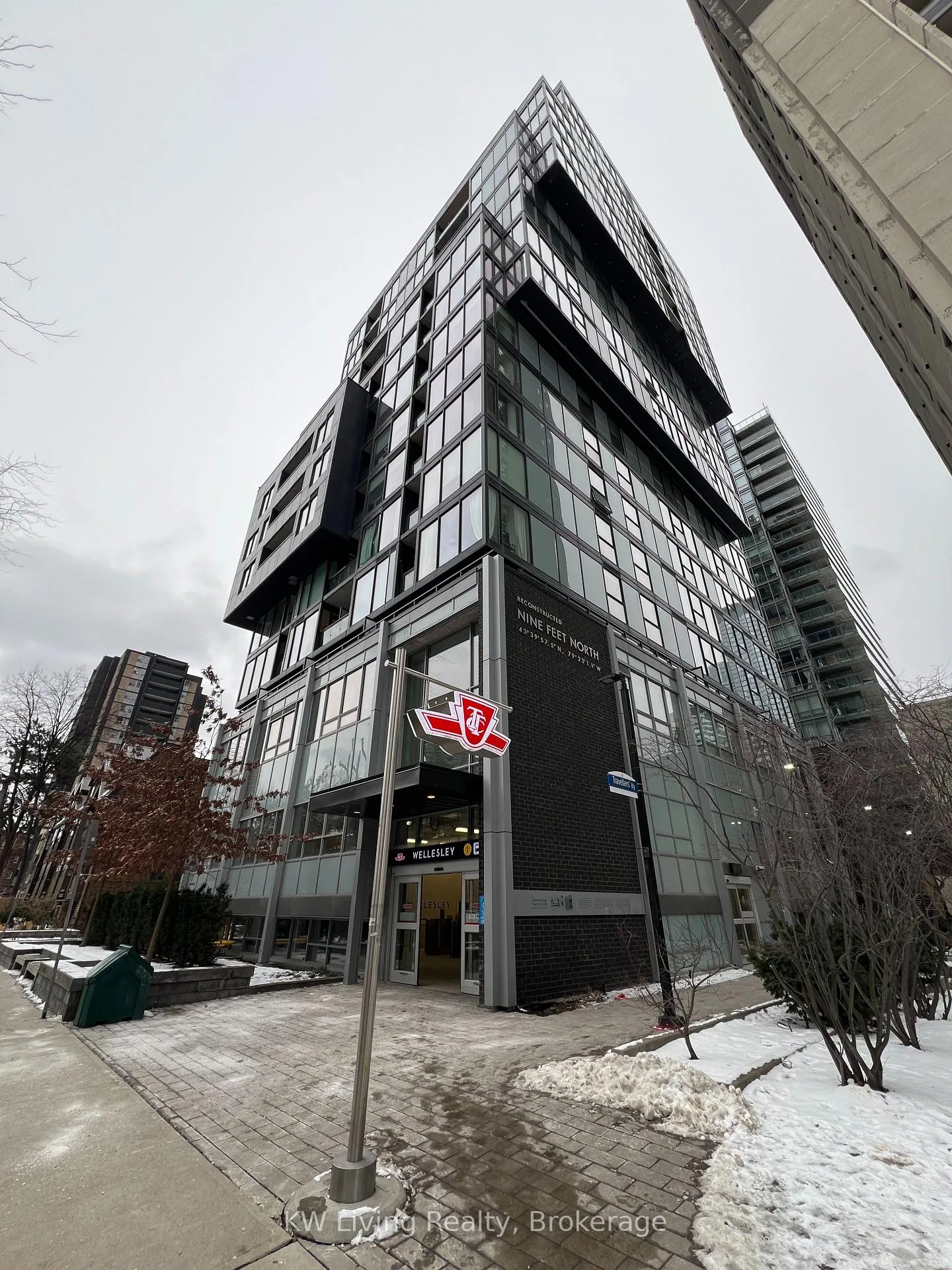 Front of Unit 1007, 17 Dundonald Street