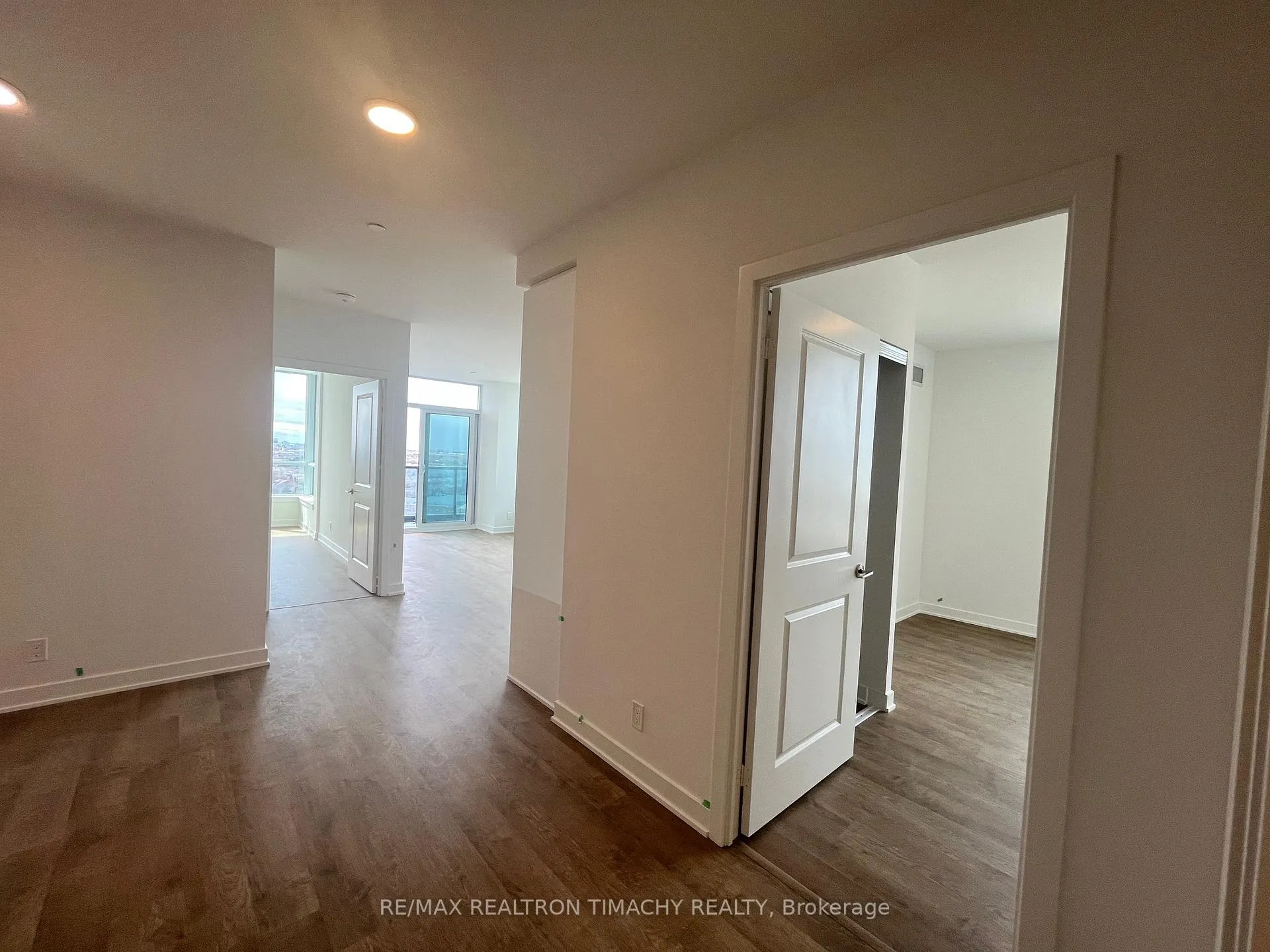Photo 8 of Unit 1205, 30 Upper Mall Way, Vaughan, Brownridge — HOMEH