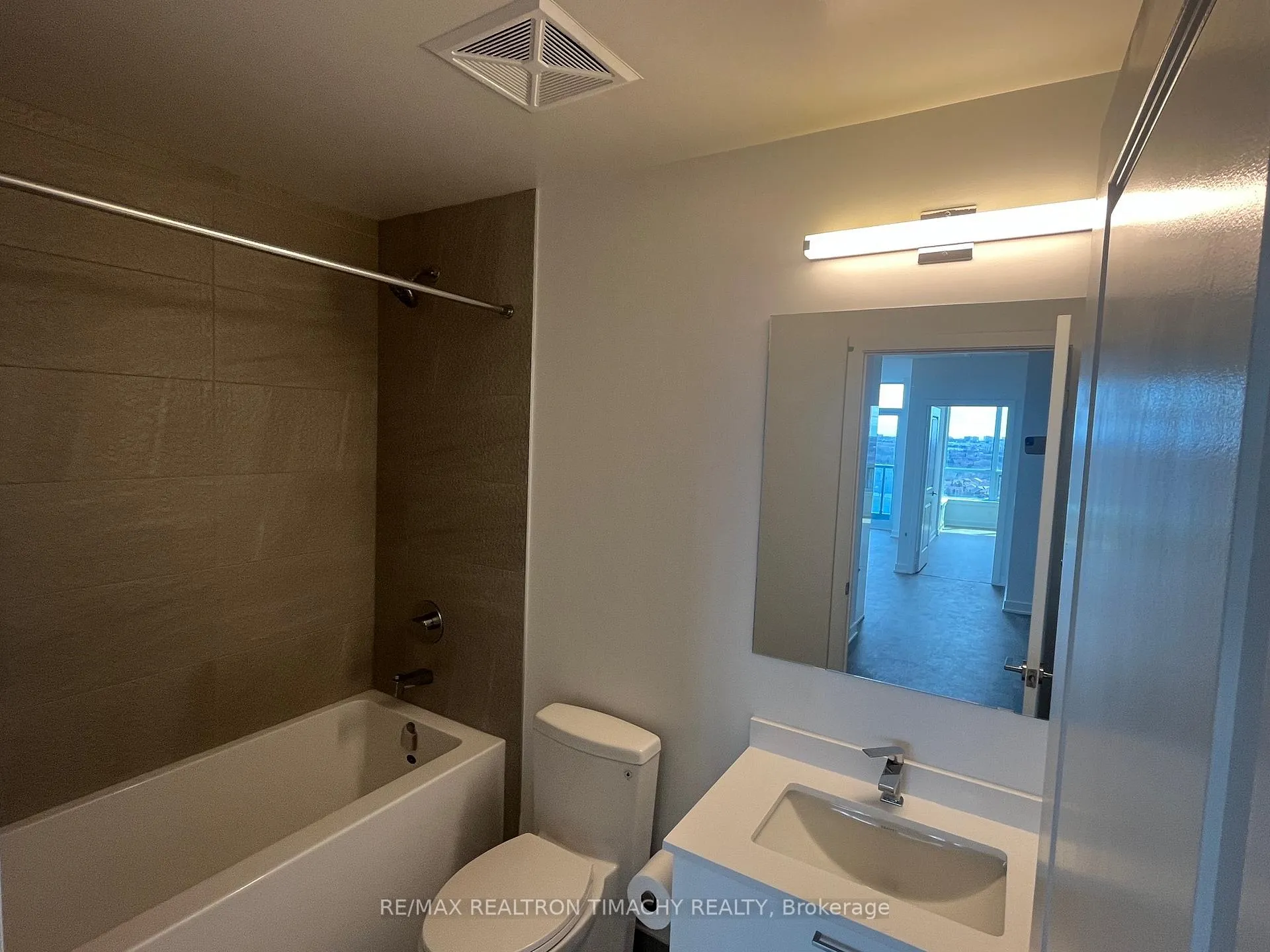 Photo 19 of Unit 1205, 30 Upper Mall Way, Vaughan, Brownridge — HOMEH