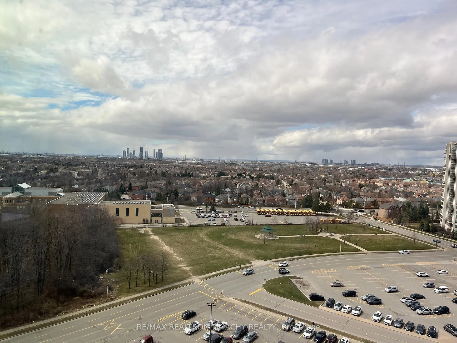 Photo 21 of Unit 1205, 30 Upper Mall Way, Vaughan, Brownridge — HOMEH