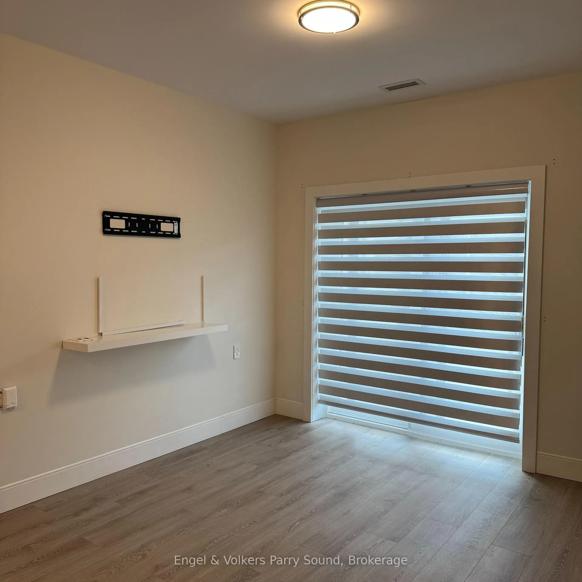 Photo 5 of Unit 204, 410 First Street N, Gravenhurst, Wood (Gravenhurst) — HOMEH