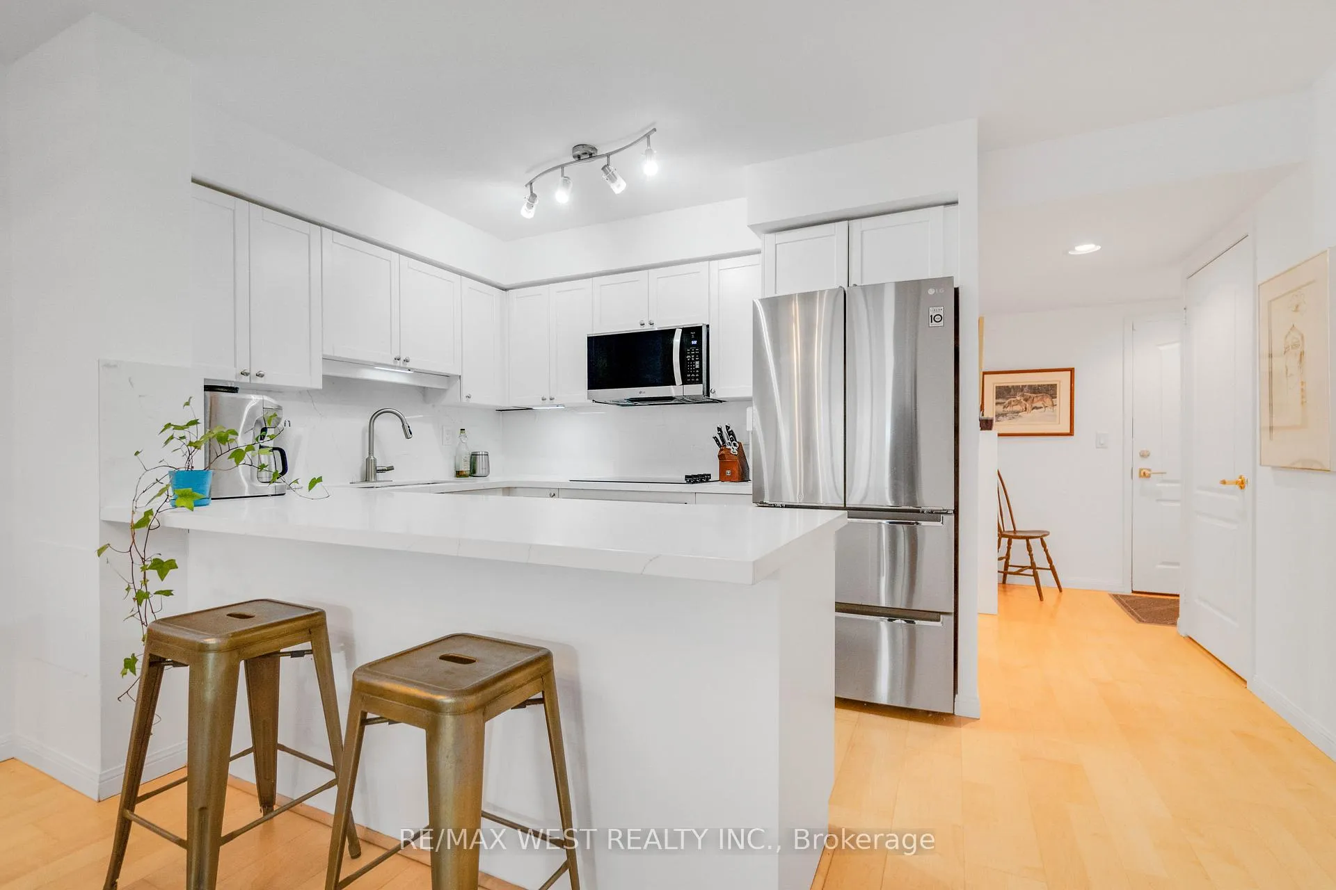 Photo 2 of Unit 202, 18 Stafford Street, Toronto, Niagara — HOMEH