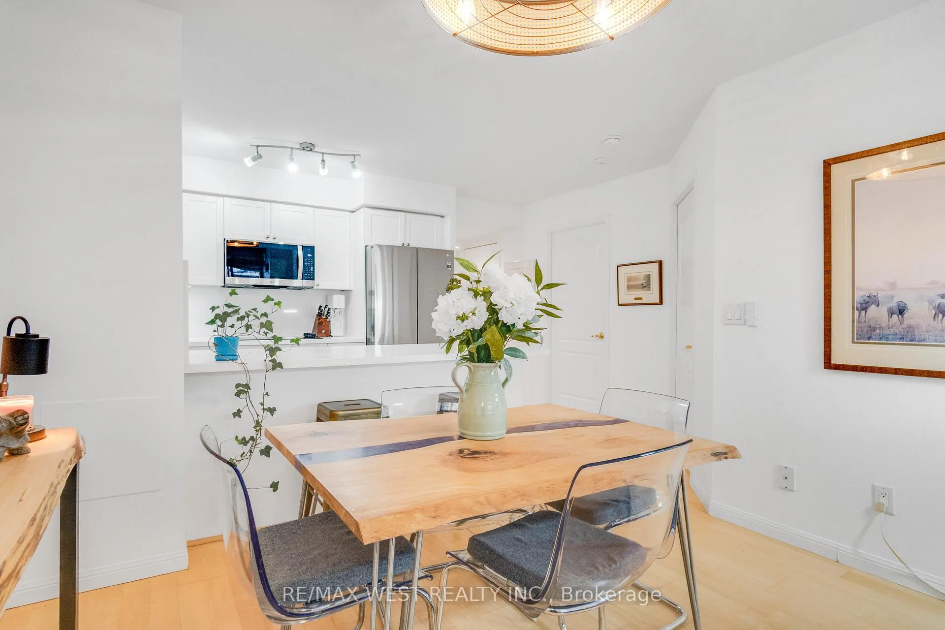 Photo 3 of Unit 202, 18 Stafford Street, Toronto, Niagara — HOMEH