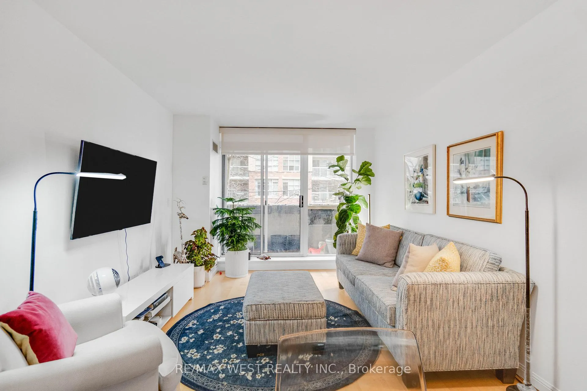 Photo 4 of Unit 202, 18 Stafford Street, Toronto, Niagara — HOMEH
