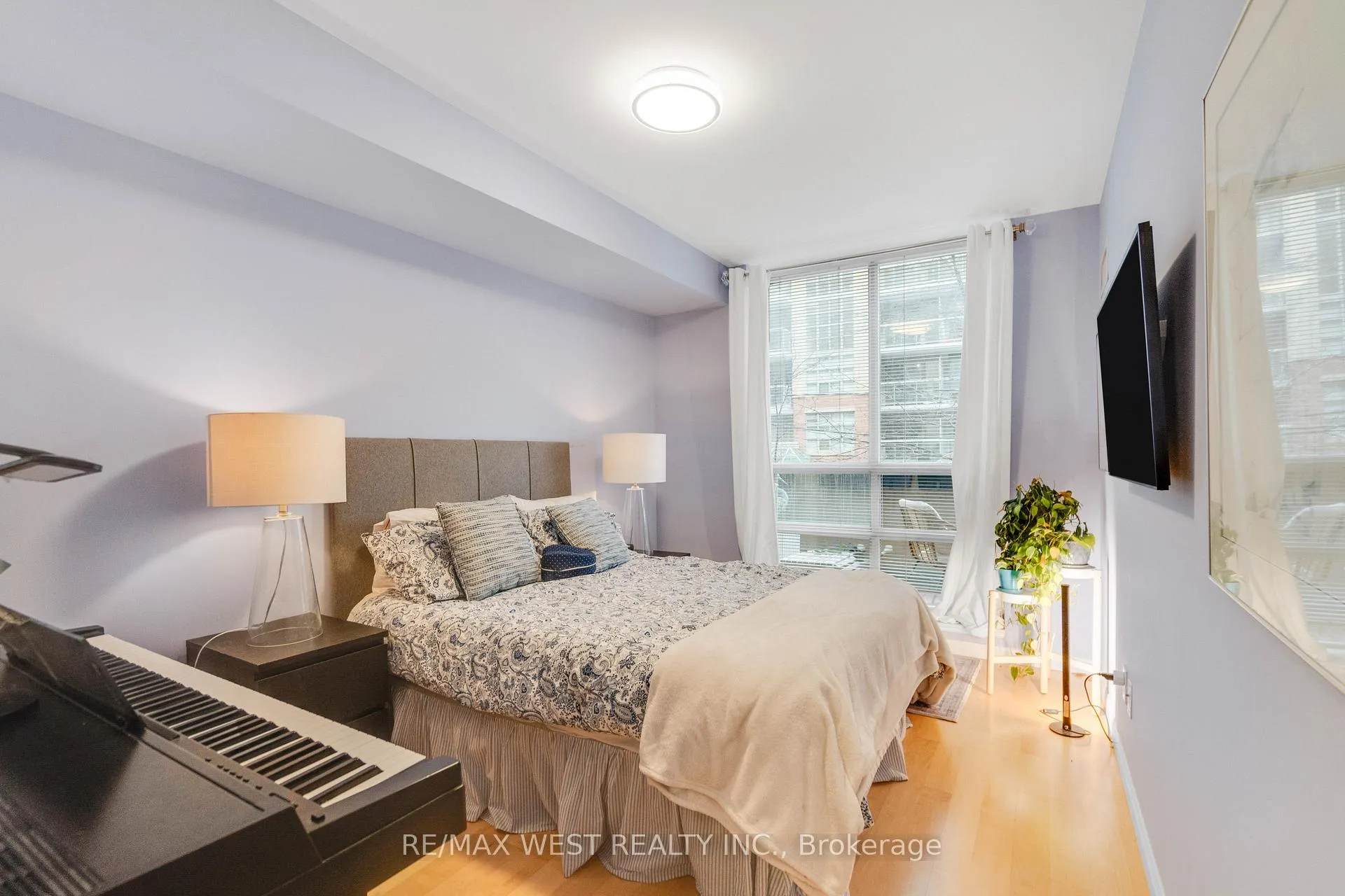 Photo 5 of Unit 202, 18 Stafford Street, Toronto, Niagara — HOMEH