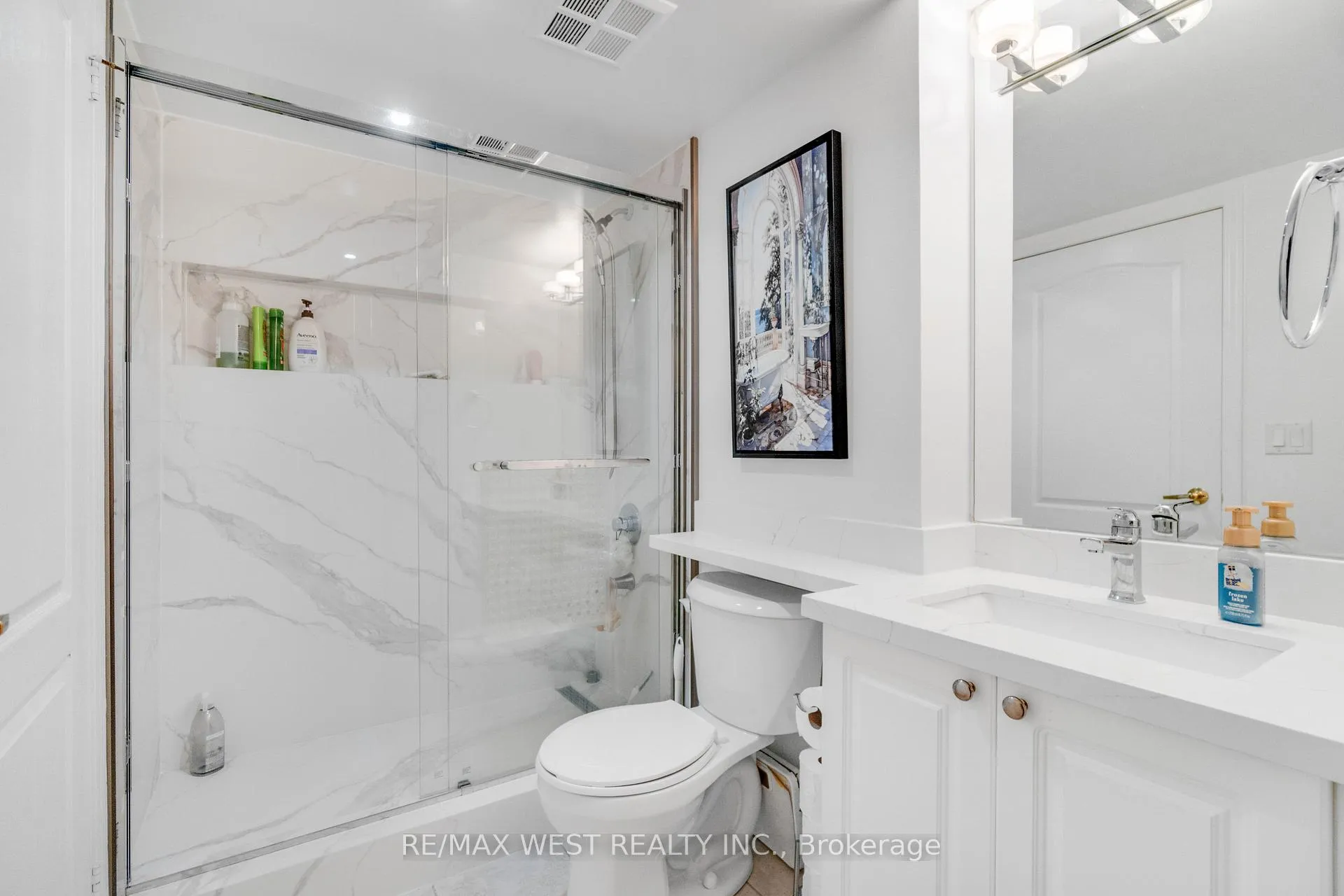 Photo 6 of Unit 202, 18 Stafford Street, Toronto, Niagara — HOMEH