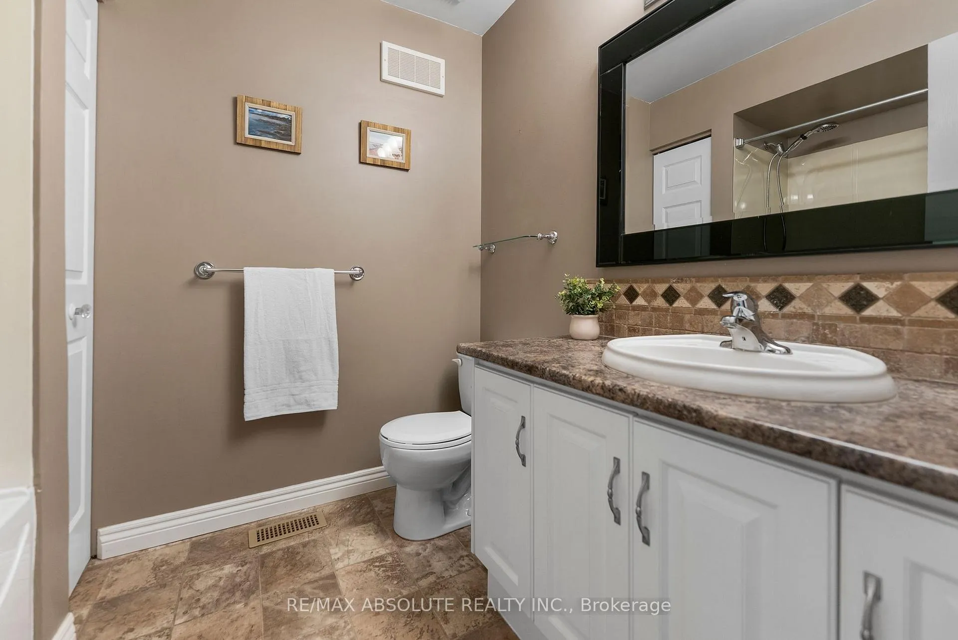 Photo 14 of 5 Gardner Street, Arnprior — HOMEH