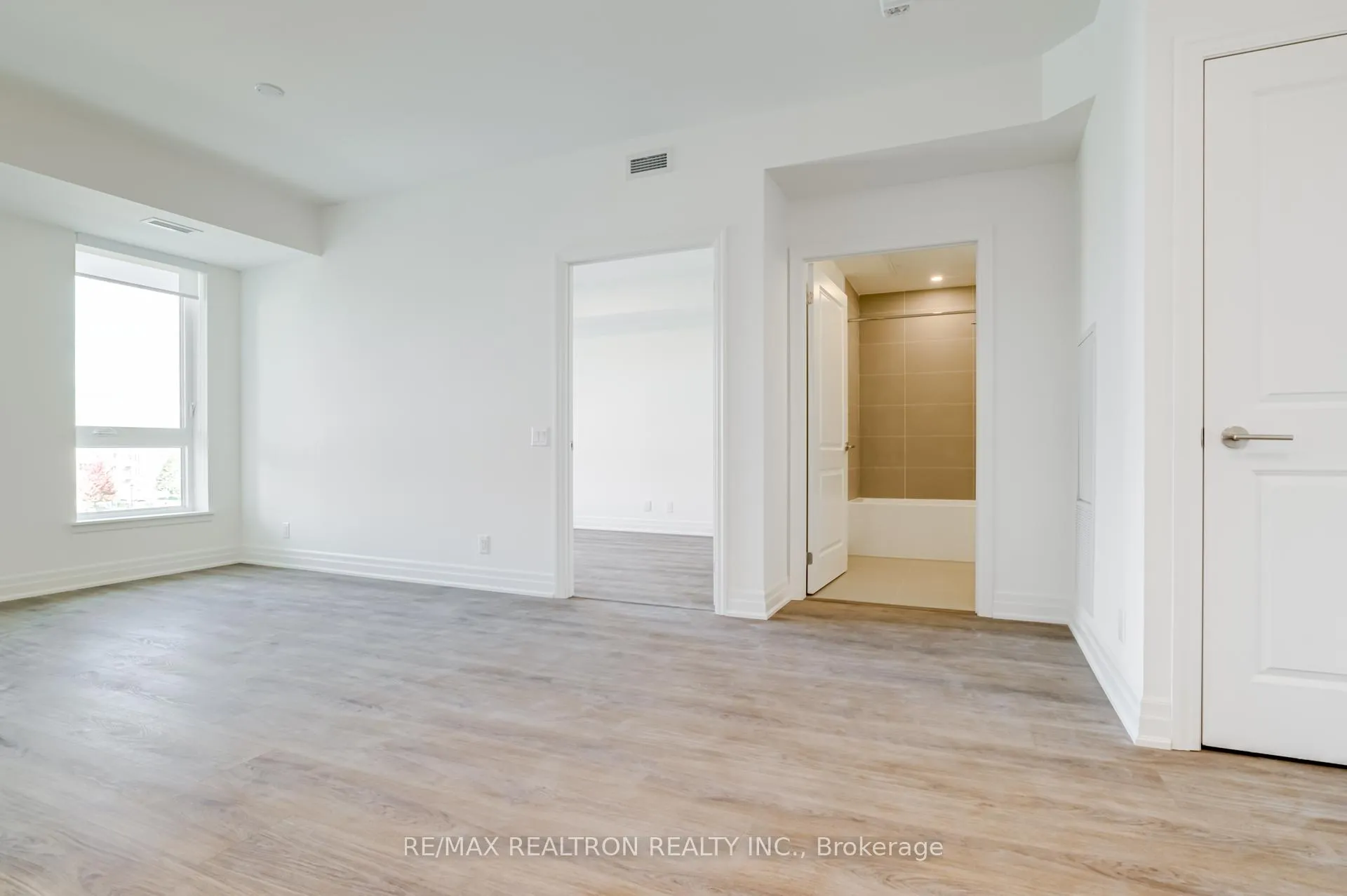 Photo 11 of Unit 339, 101 Cathedral High Street, Markham, Cathedraltown — HOMEH