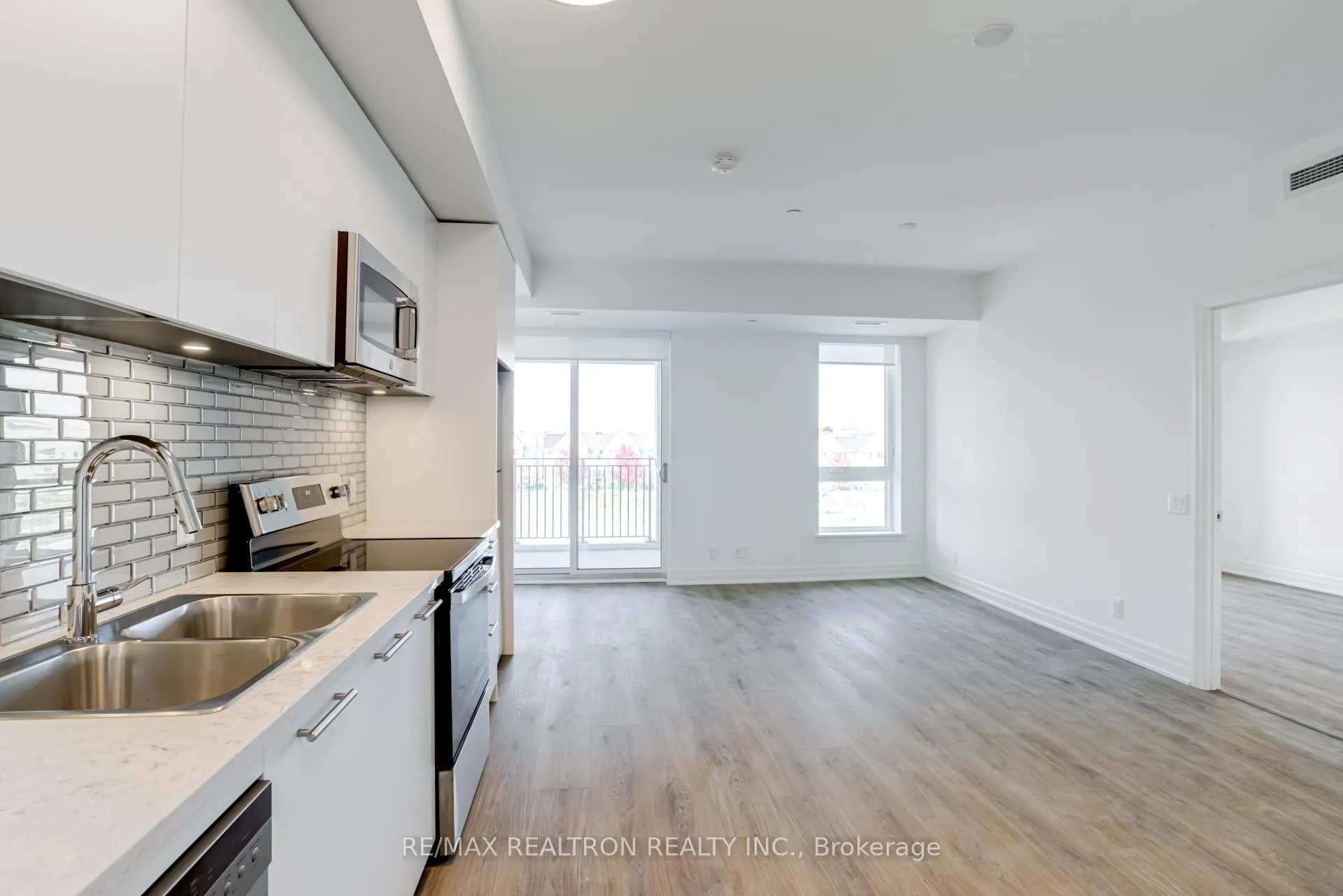 Photo 17 of Unit 339, 101 Cathedral High Street, Markham, Cathedraltown — HOMEH
