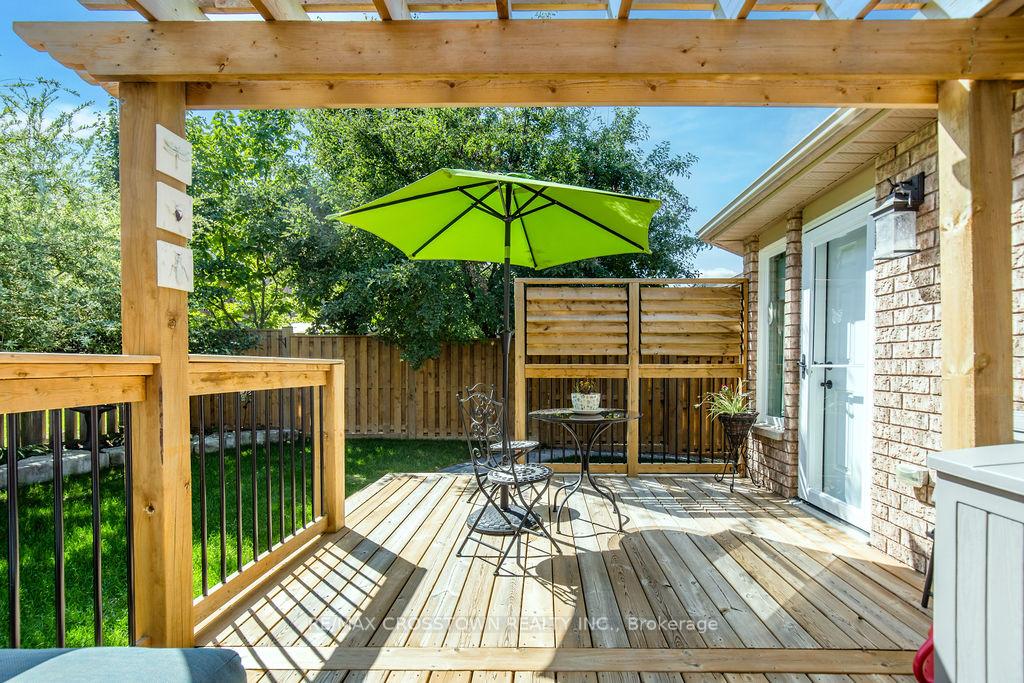 Photo 5 of 57 Forest Dale Drive, Barrie, Little Lake — HOMEH