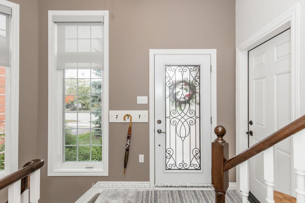 Photo 10 of 57 Forest Dale Drive, Barrie, Little Lake — HOMEH