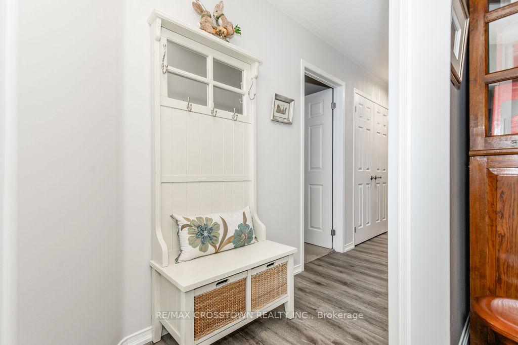 Photo 11 of 57 Forest Dale Drive, Barrie, Little Lake — HOMEH