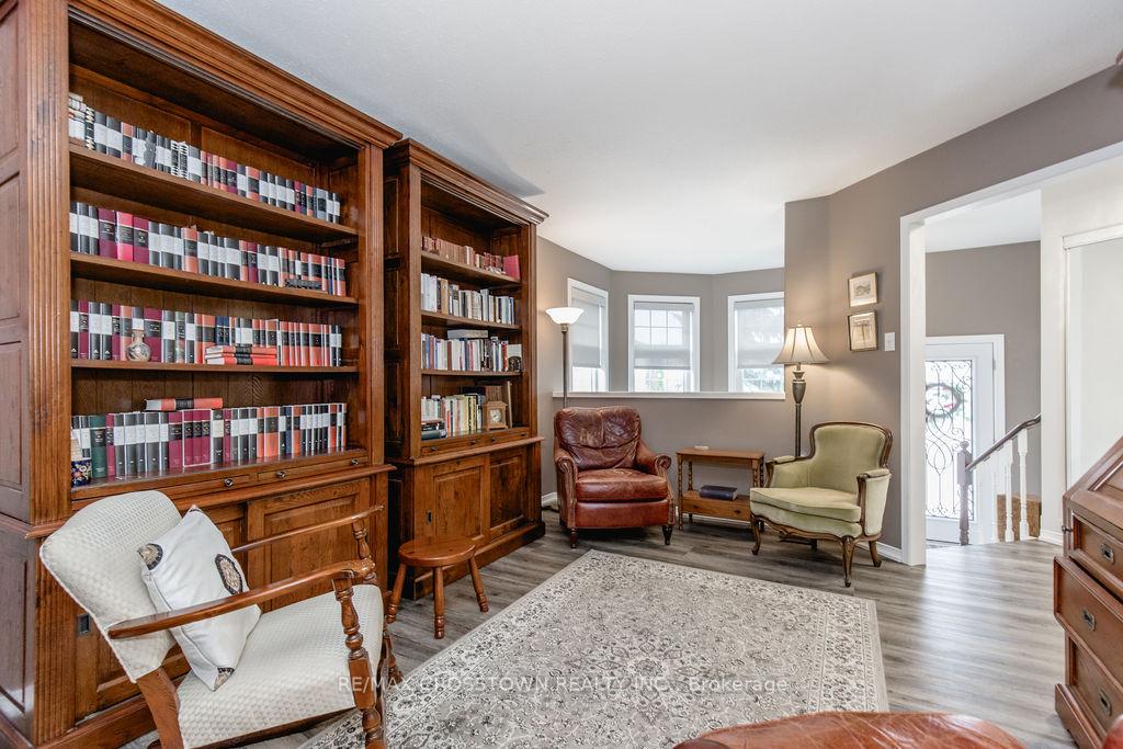 Photo 12 of 57 Forest Dale Drive, Barrie, Little Lake — HOMEH